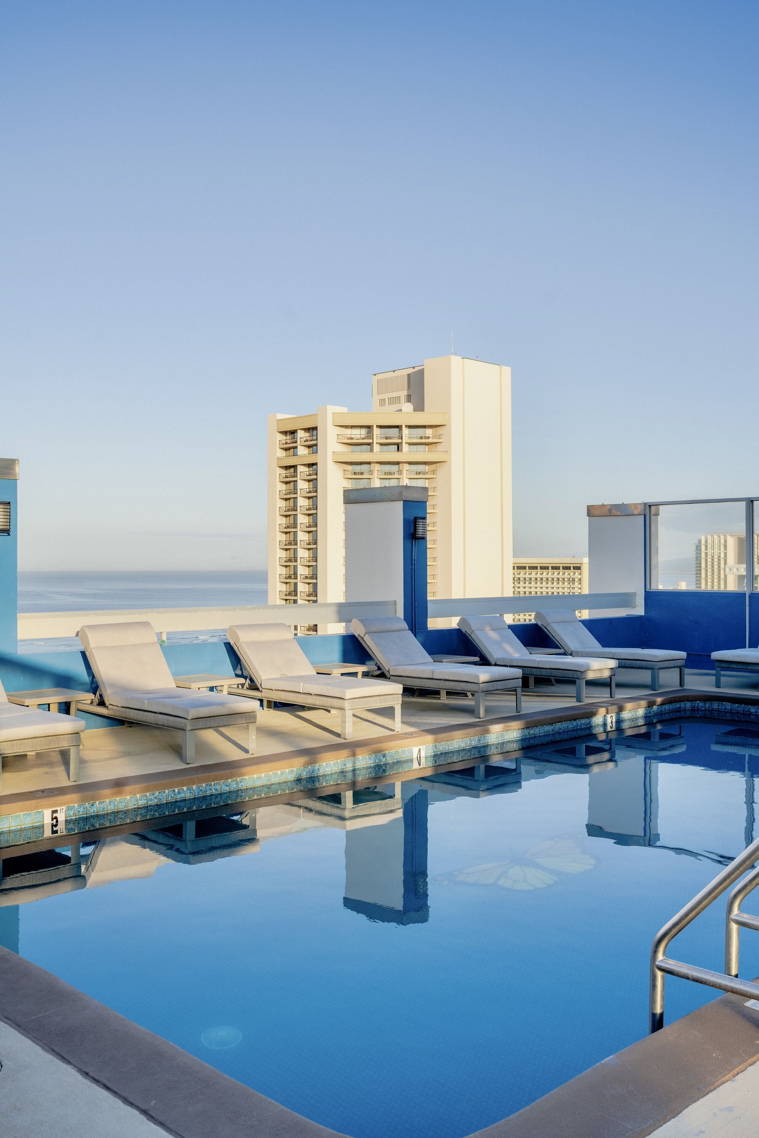 Photo - Pacific Monarch Hotel