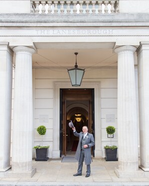 Property entrance - The Lanesborough, Oetker Hotels (London)
