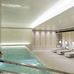 Indoor pool, sun loungers