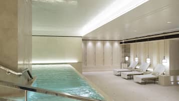 Indoor pool, pool loungers