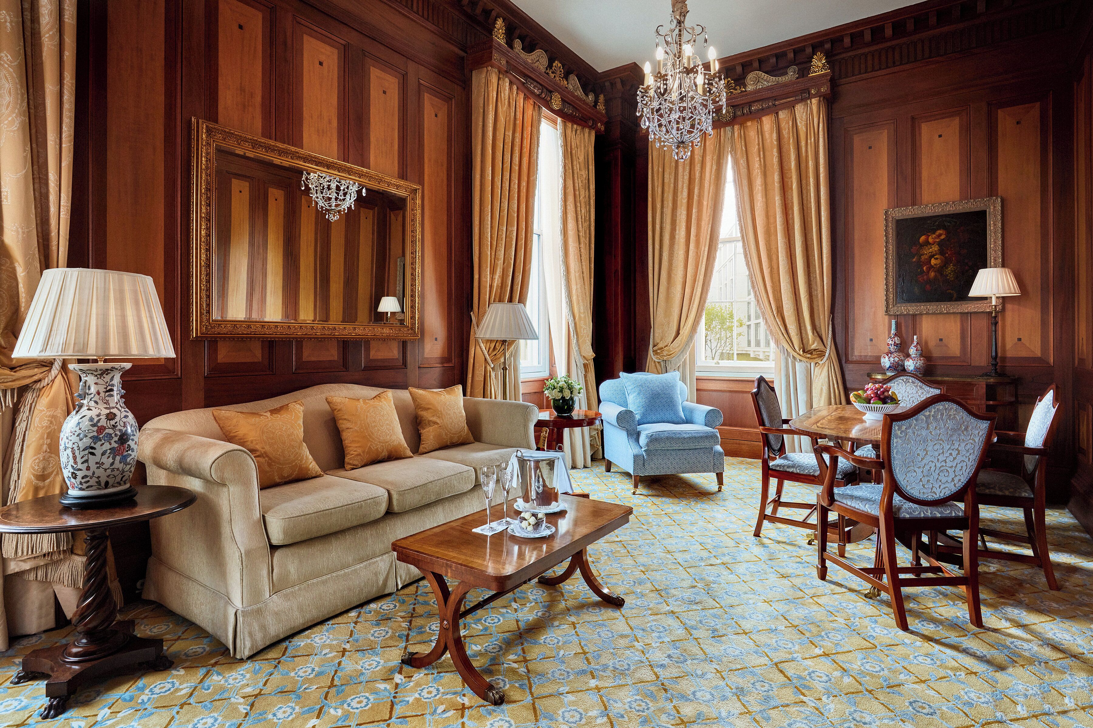 Suite (Buckingham) | Premium bedding, minibar, in-room safe, individually decorated