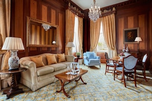 Suite (Buckingham)