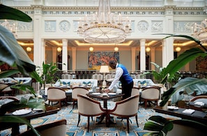 Breakfast, lunch, dinner and brunch served - The Lanesborough, Oetker Hotels (London)