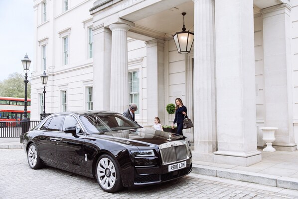 Property entrance - The Lanesborough, Oetker Hotels (London)