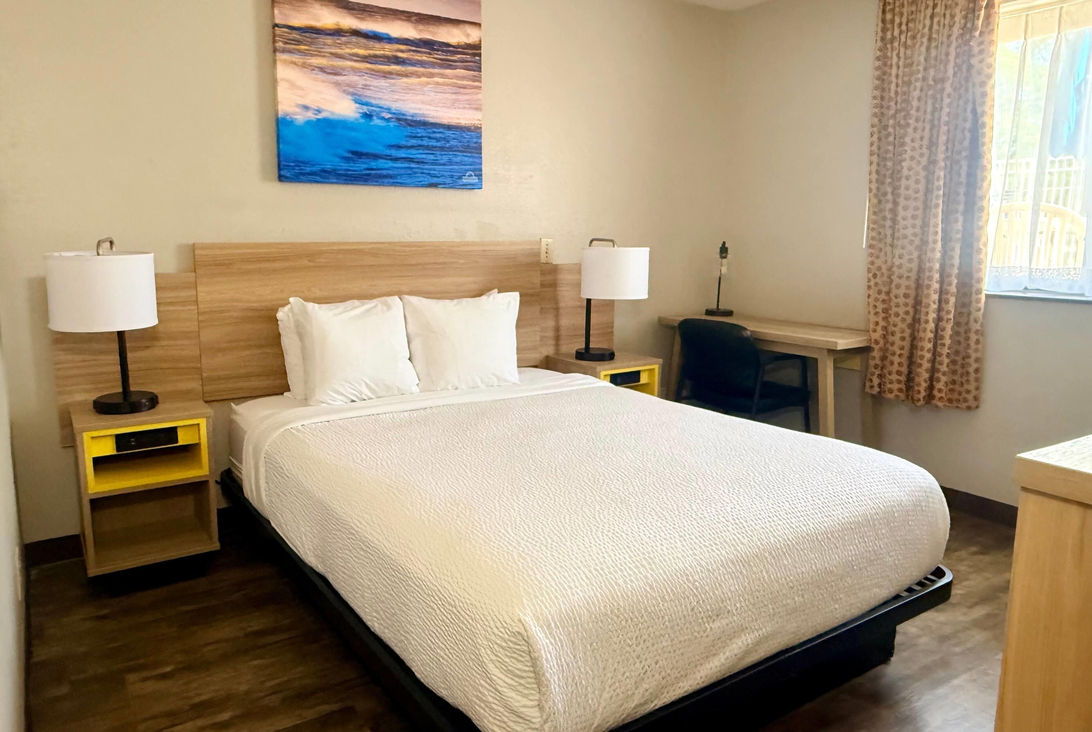 Desk, iron/ironing board (on request), WiFi (free), bed sheets