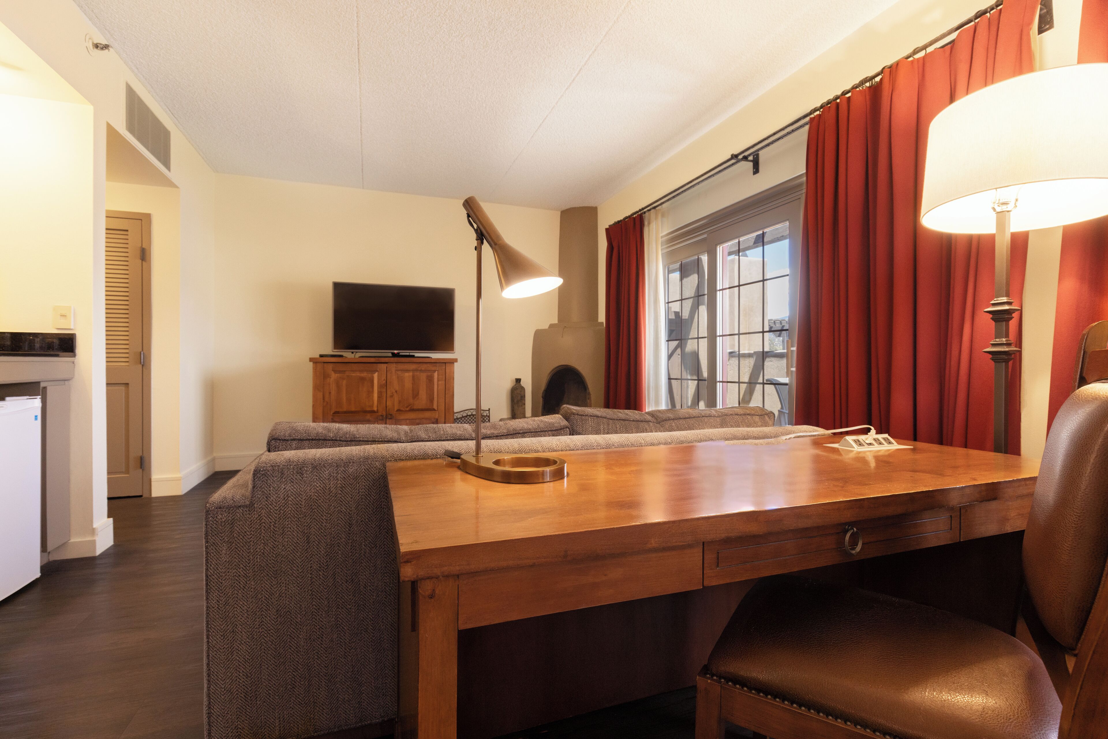 suite, 1 king bed (junior suite with balcony and firepla) | premium bedding, pillow-top beds, in-room safe, desk