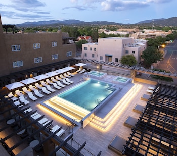 Outdoor spa tub at Eldorado Hotel & Spa