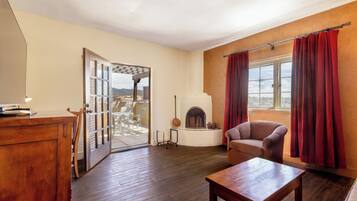 Superior Suite, 1 King Bed, Mountain View (One Bedroom King Suite) | Premium bedding, pillow-top beds, in-room safe, desk