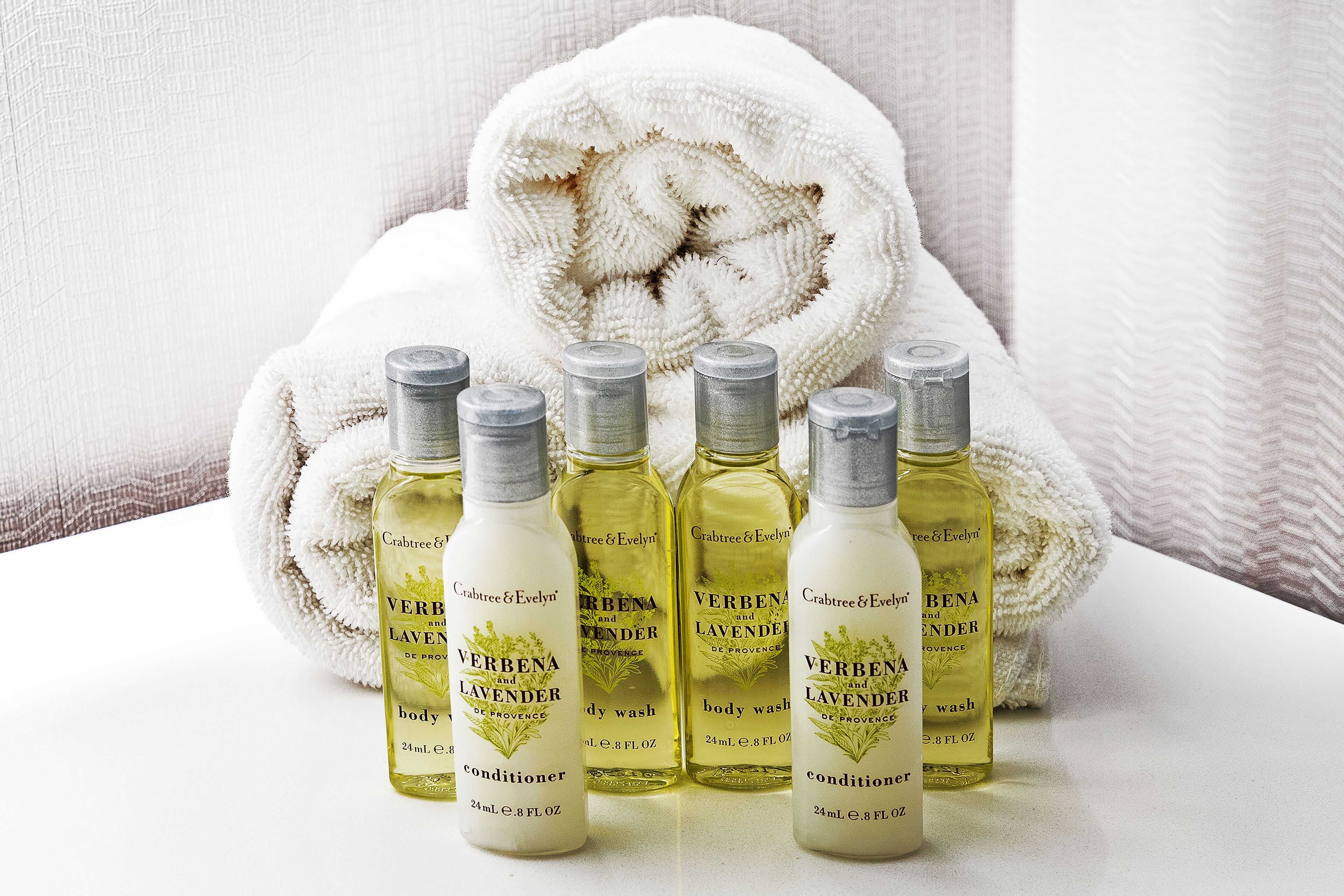 combined shower/bathtub, free toiletries, hair dryer, towels