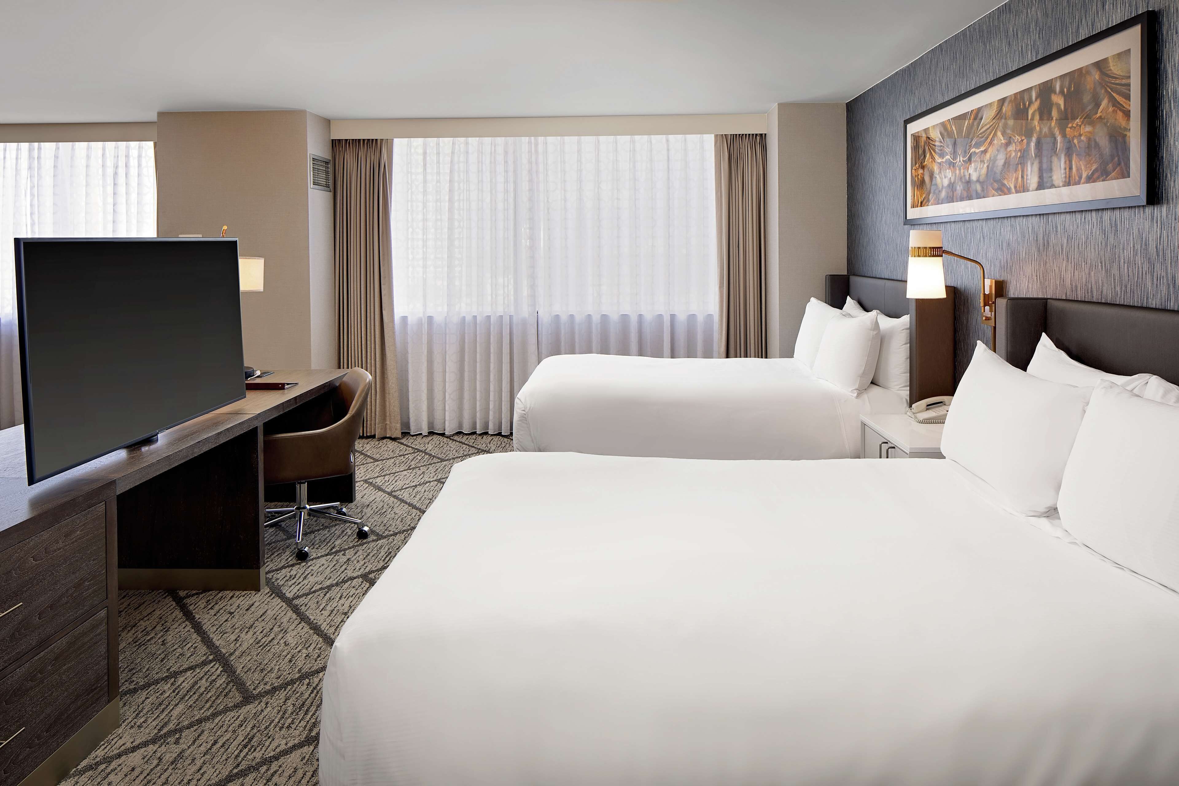 Premium bedding, in-room safe, desk, laptop workspace