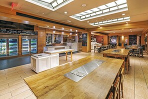 Breakfast, lunch and dinner served - DoubleTree by Hilton Tulsa Downtown (Tulsa)