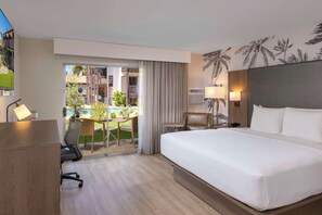 Hypo-allergenic bedding, in-room safe, desk, laptop workspace
