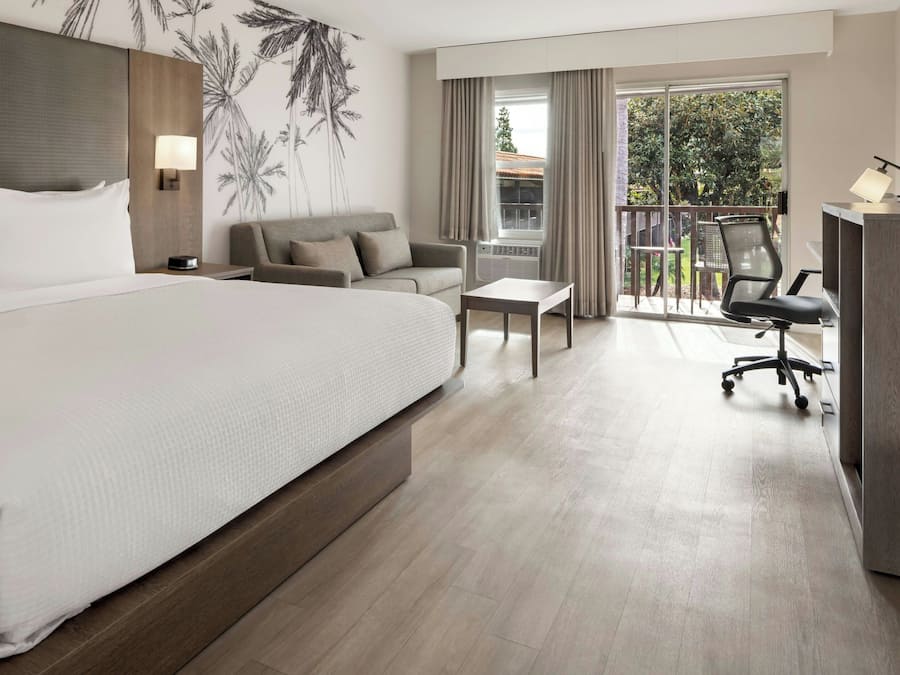 Executive Room, 1 Katil Raja (King) dengan Katil Sofa, Courtyard View | Peralatan tempat tidur hipoalergenik, peti besi dalam bilik, meja