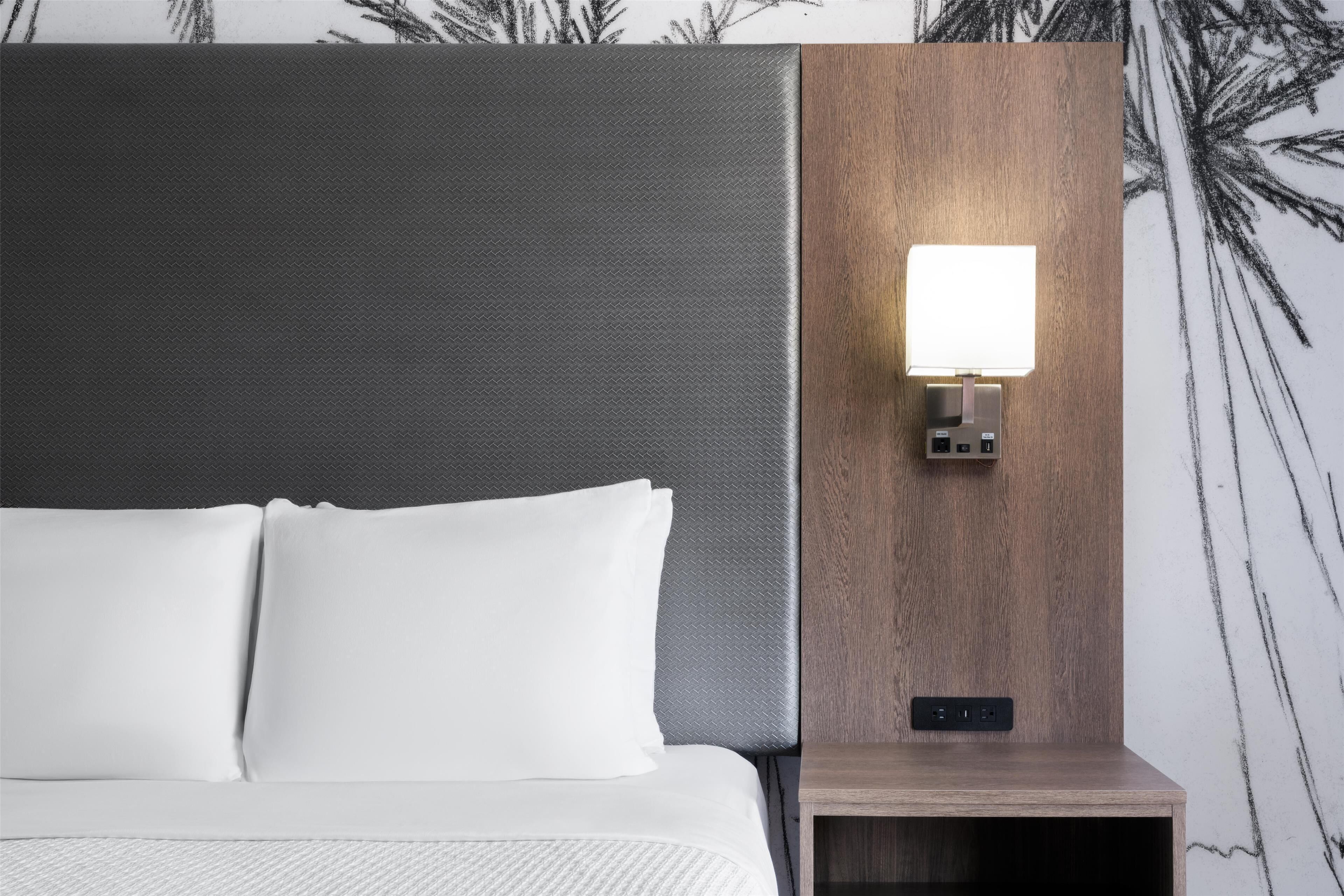 standard room, 1 queen bed, accessible, refrigerator | hypo-allergenic bedding, in-room safe, desk, laptop workspace