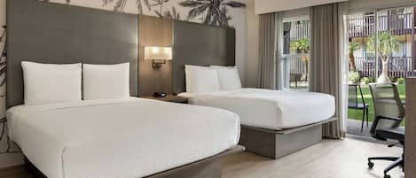 Roupas de cama antialérgicas, cofres nos quartos, escrivaninha