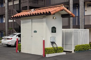 Electric vehicle charging station - FOUND Hotels, Santa Barbara, Series by Marriott (Santa Barbara)