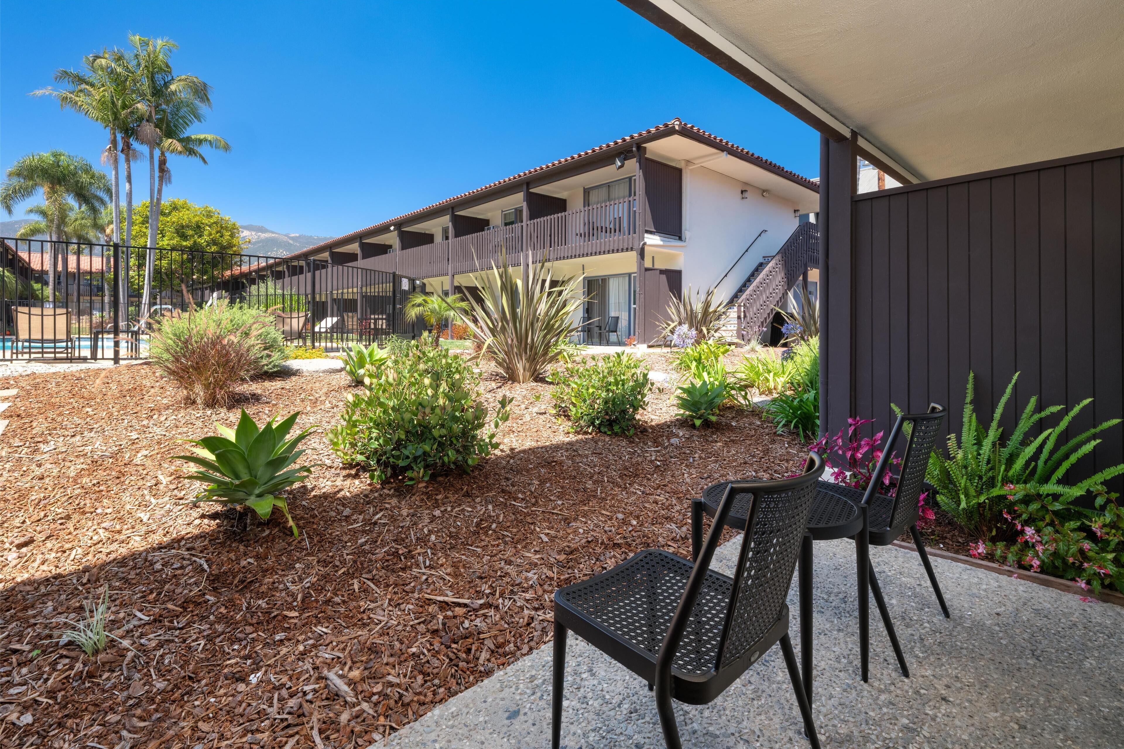 standard room, 2 double beds, non smoking, refrigerator | hypo-allergenic bedding, in-room safe, desk, laptop workspace