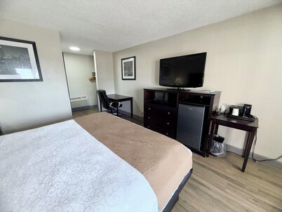Days Inn by Wyndham St. Charles IL