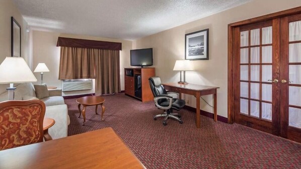 Suite, 2 Queen Beds, Non Smoking