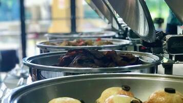 Café da manhã para viagem todos os dias mediante uma taxa