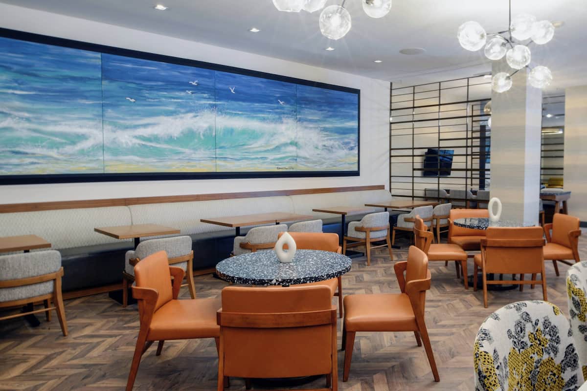 Bar lounge