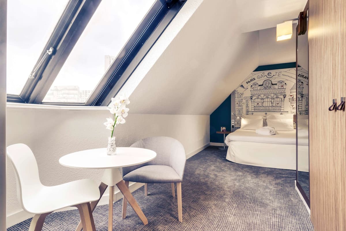 Business Suite, 1 Double Bed | Premium bedding, pillowtop beds, minibar, in-room safe