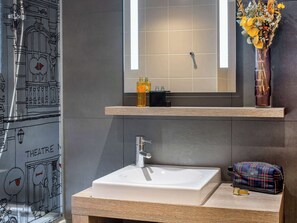 Eco-friendly toiletries, hair dryer, towels