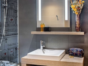 Eco-friendly toiletries, hair dryer, towels