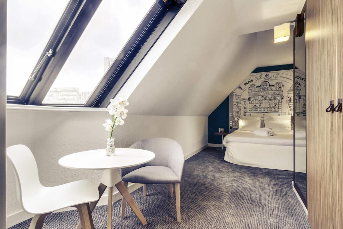 Business Suite, 1 Double Bed | Premium bedding, pillowtop beds, minibar, in-room safe