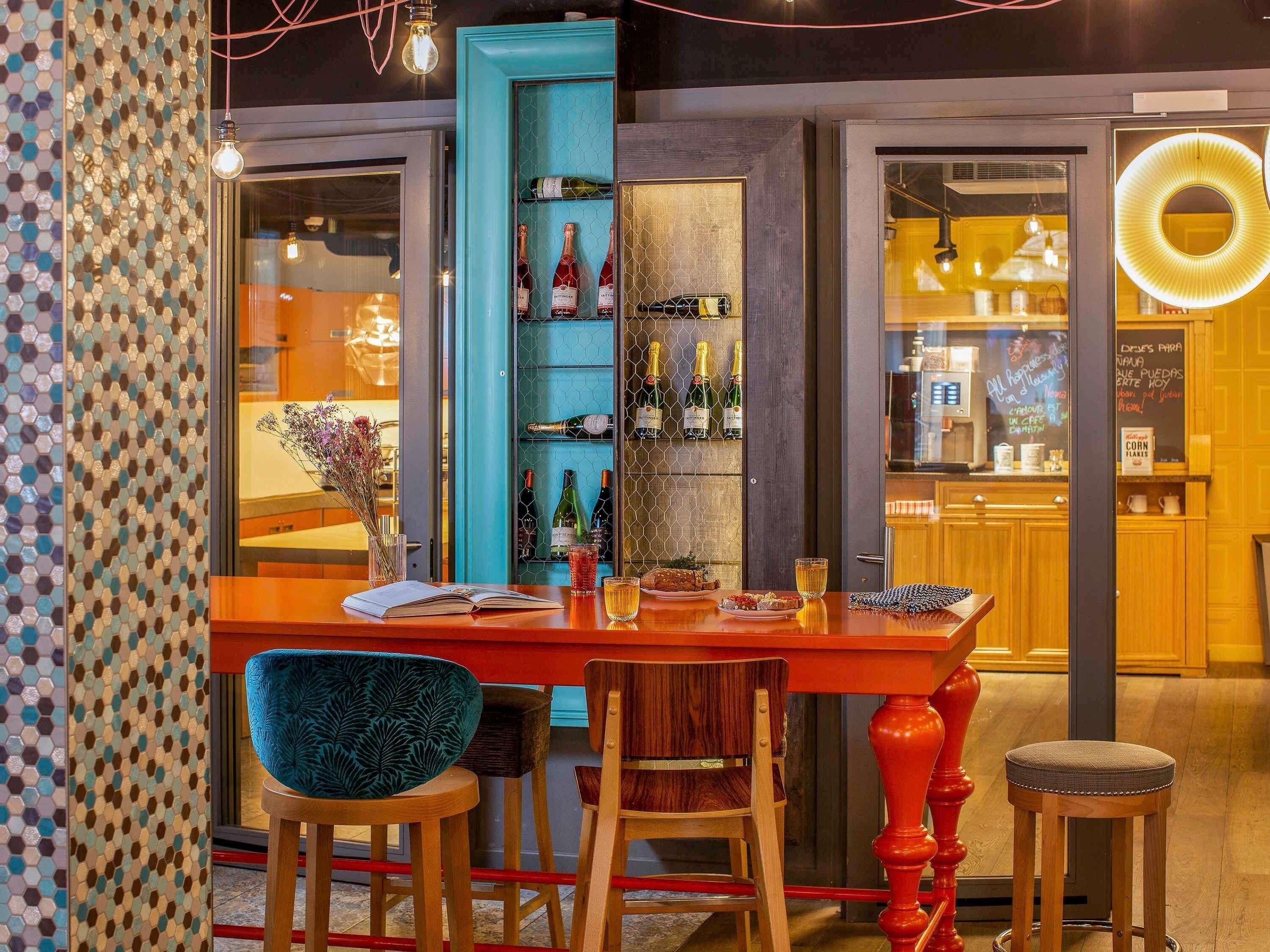 Lunch and dinner served