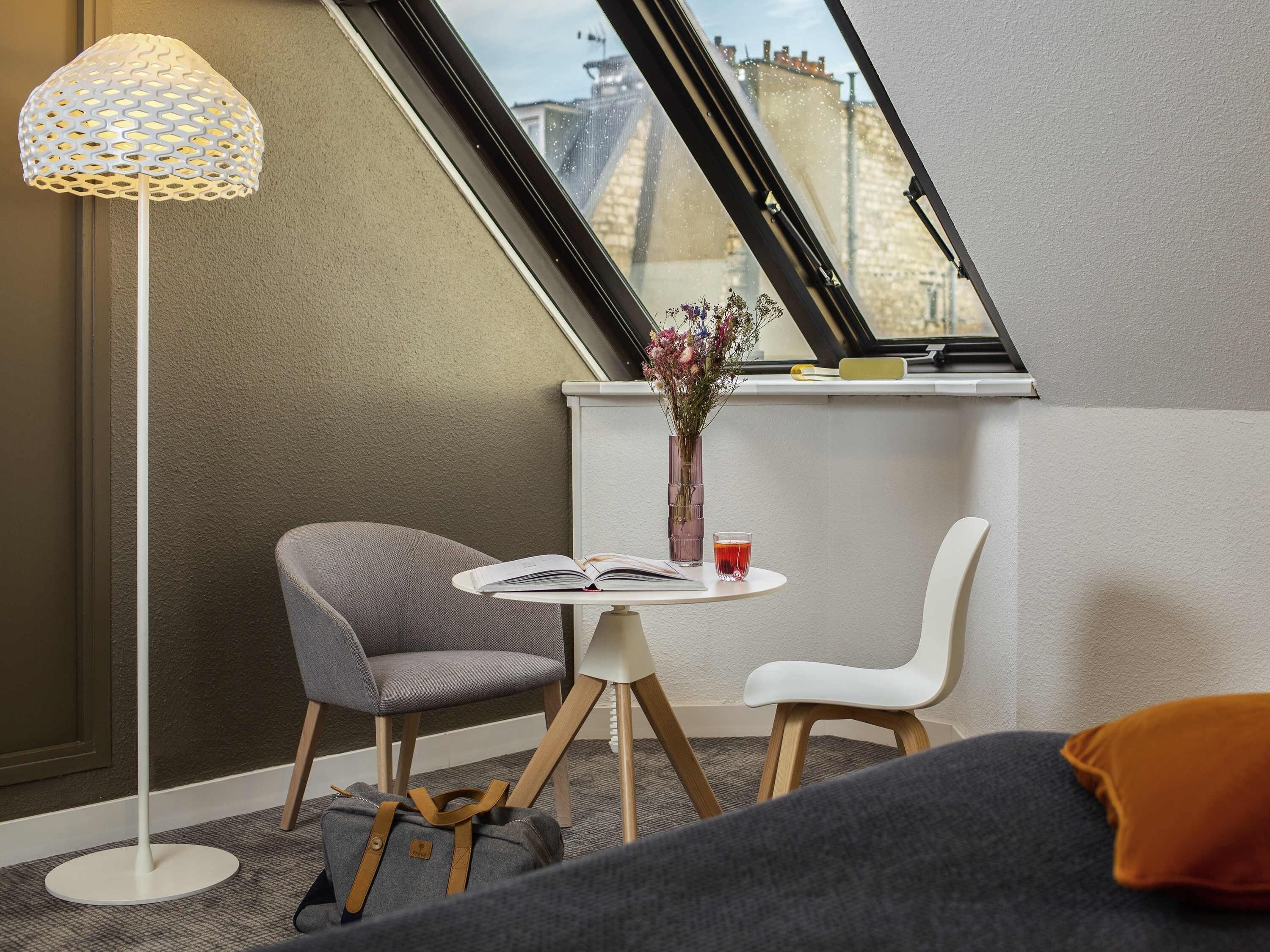 Luxe beddengoed, pillowtop-bedden, een minibar, een kluis op de kamer