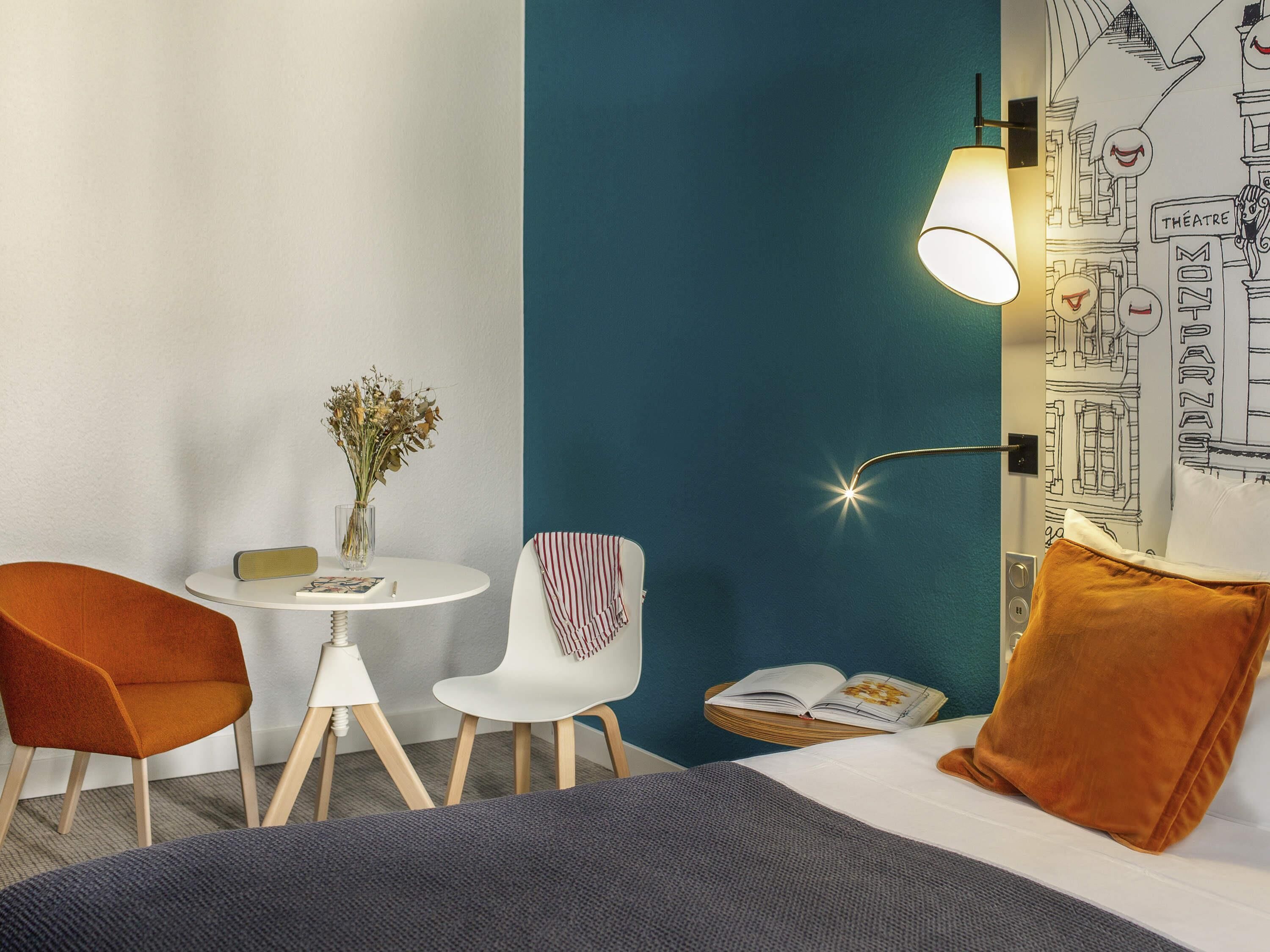 Luxe beddengoed, pillowtop-bedden, een minibar, een kluis op de kamer