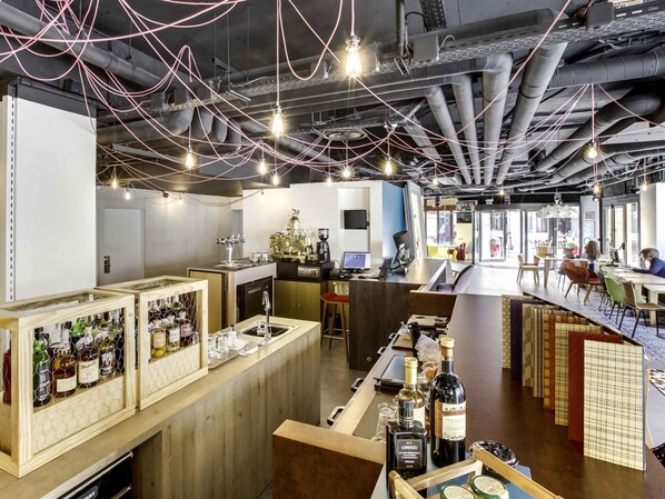 Serves breakfast, lunch, and dinner - Hotel Mercure Paris Centre Gare Montparnasse (Paris)