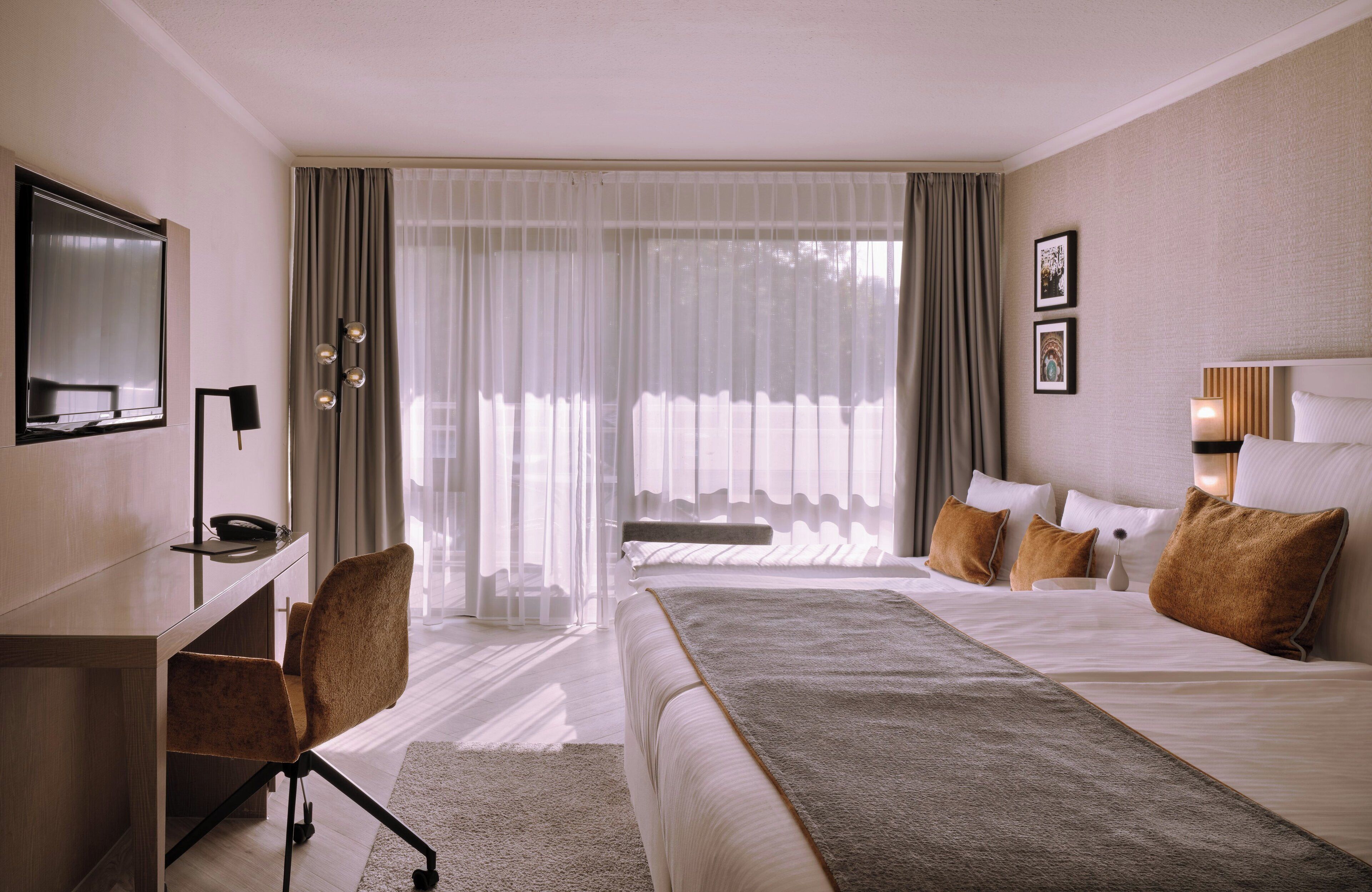 1 bedroom, in-room safe, desk, soundproofing