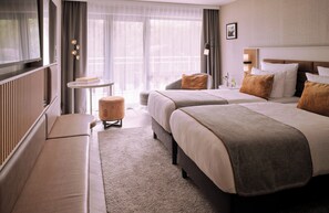 Comfort Room | 1 bedroom, in-room safe, desk, soundproofing