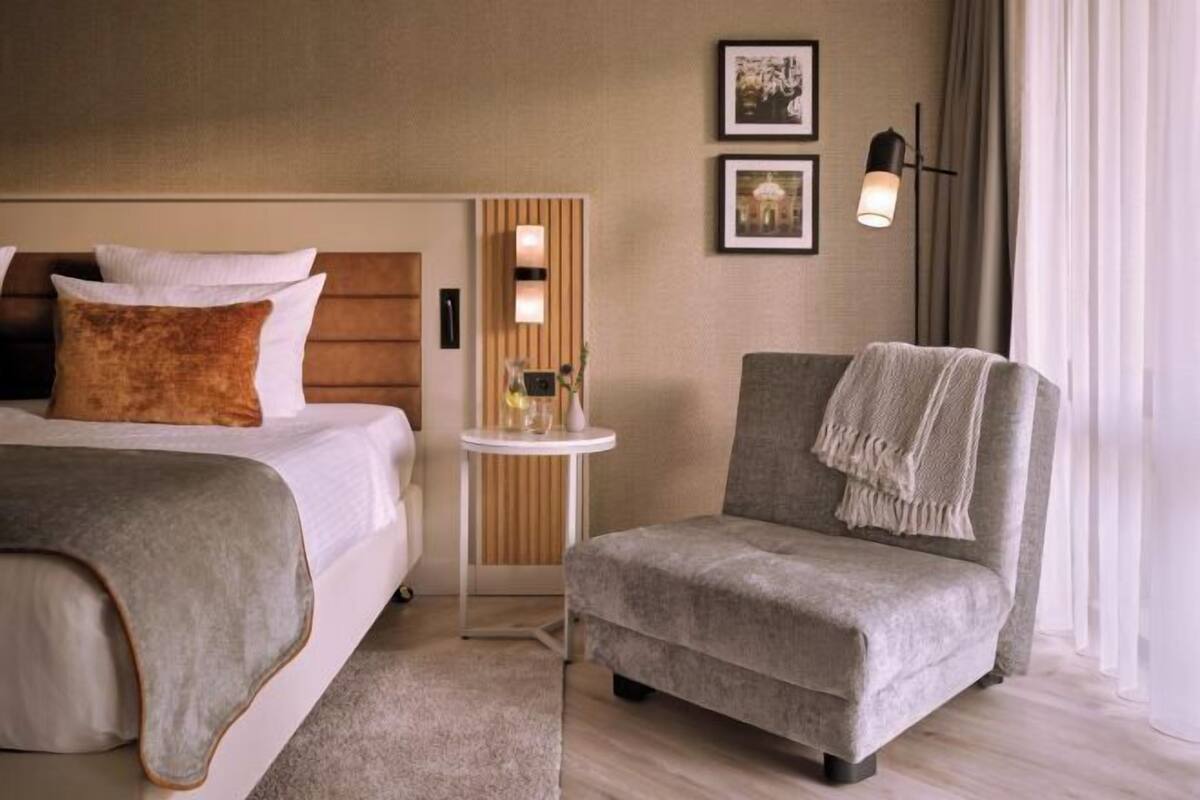 Coffres-forts dans les chambres, bureau, chambres insonorisées