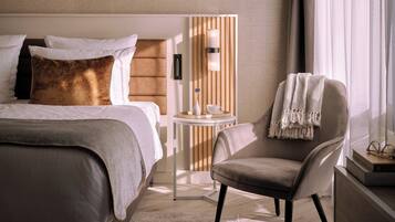 Comfort Room | In-room safe, desk, soundproofing, iron/ironing board