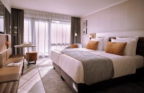 In-room safe, desk, soundproofing, iron/ironing board