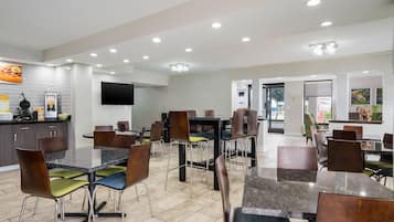 Desayuno continental incluido todos los días