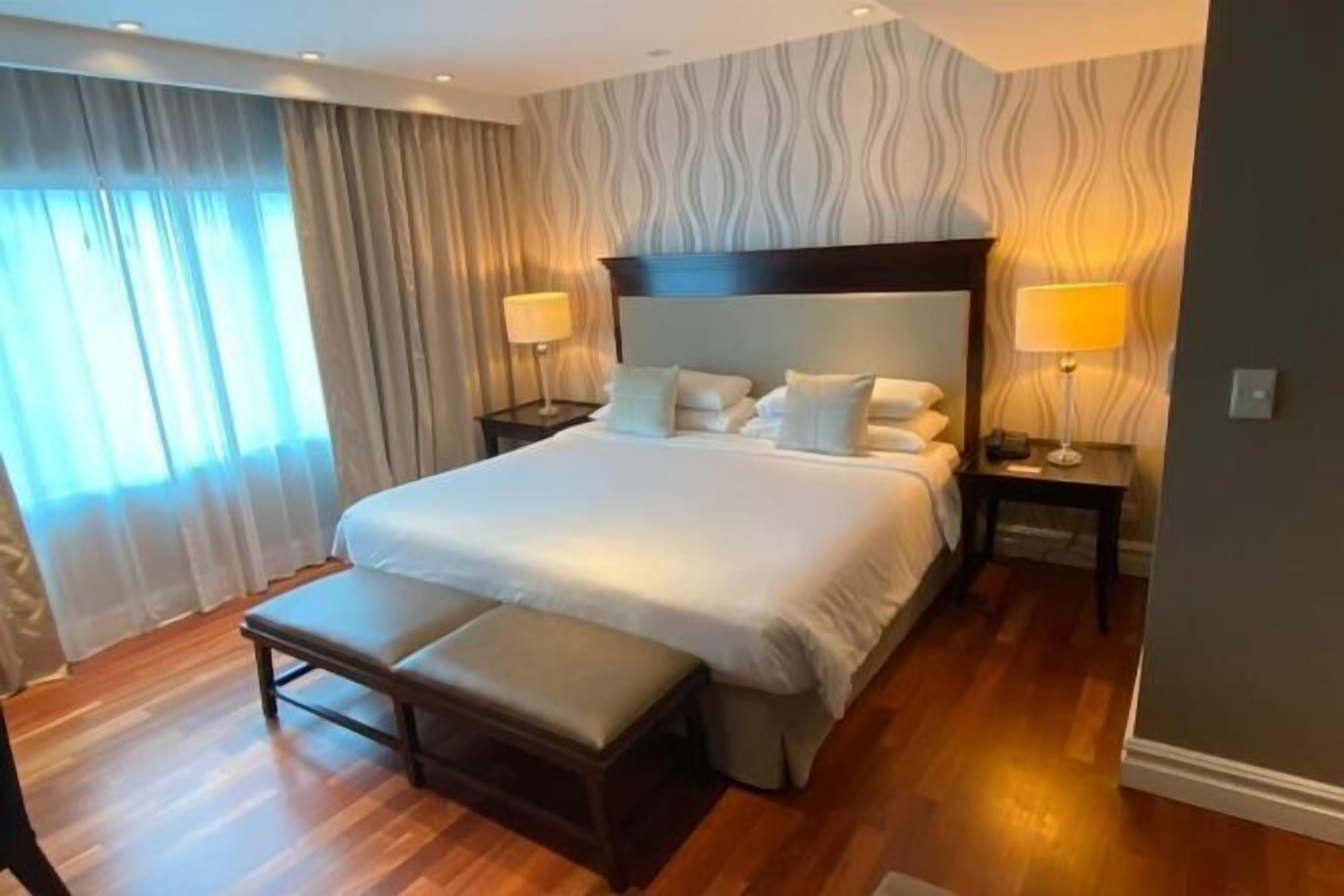 이집트산 면 시트, 고급 침구, 오리/거위털 이불, 메모리폼 침대