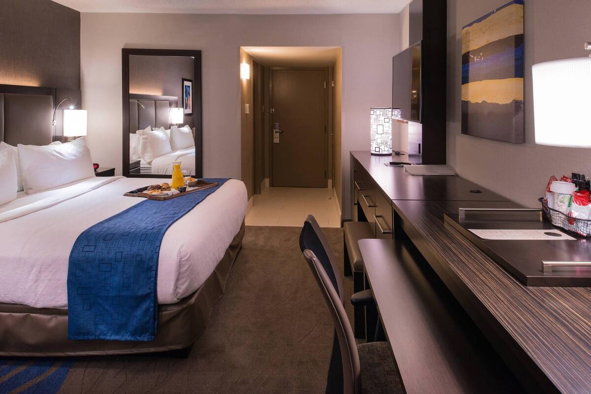 Roupas de cama antialérgicas, edredons de pluma, cofres nos quartos