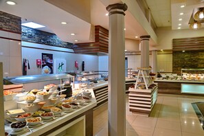 Daily buffet breakfast (USD 30 per person)