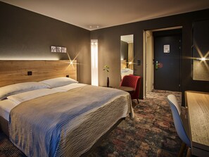 Superior Room, 1 Queen Bed, Non Smoking, Balcony