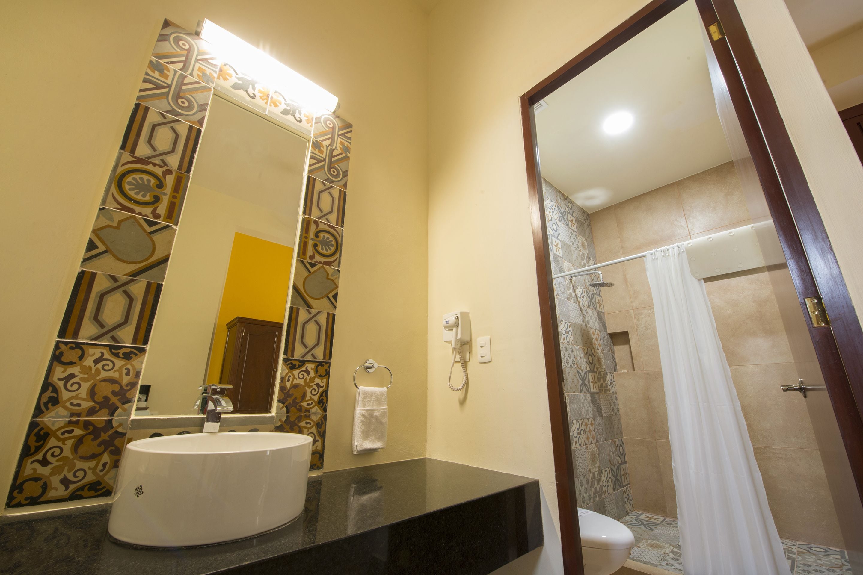 deluxe villa, 1 king bed, pool access, poolside | bathroom | rainfall showerhead, free toiletries, hair dryer, towels