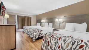 Deluxe Room, Non Smoking (3 Full Beds) | Blackout drapes, WiFi (free), bed sheets - Red Roof Inn Stroudsburg (Stroudsburg)