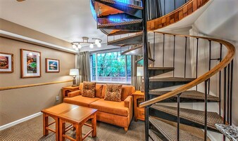 Townhouse | Living area | LED TV, DVD player