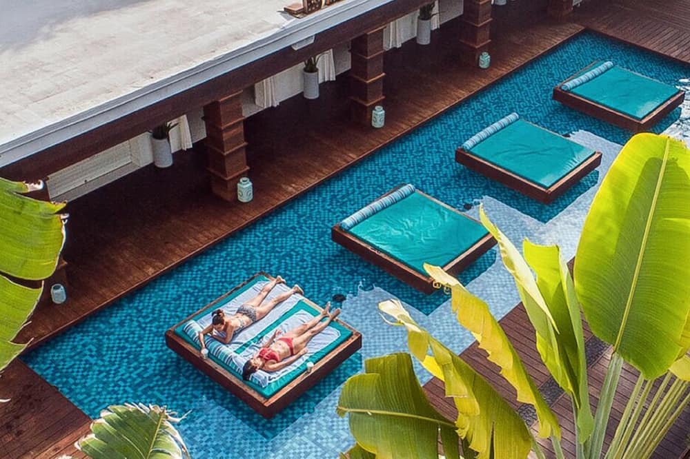 Marseilles Beachfront Hotel