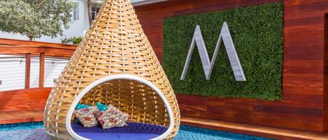 Piscine extérieure, tentes de plage, parasols de plage