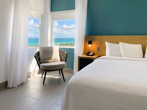Premium bedding, pillowtop beds, in-room safe, laptop workspace - Marseilles Beachfront Hotel (Miami Beach)