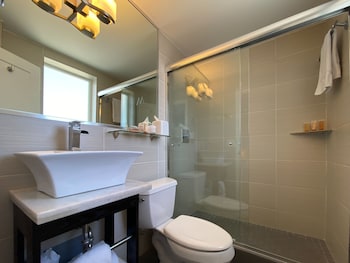 Bathroom amenities at Marseilles Beachfront Hotel
